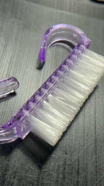 Mini brosse – Pureté du geste